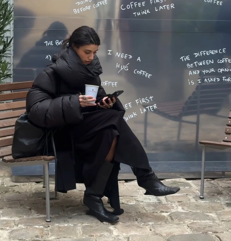 Convidado sentado, look street style